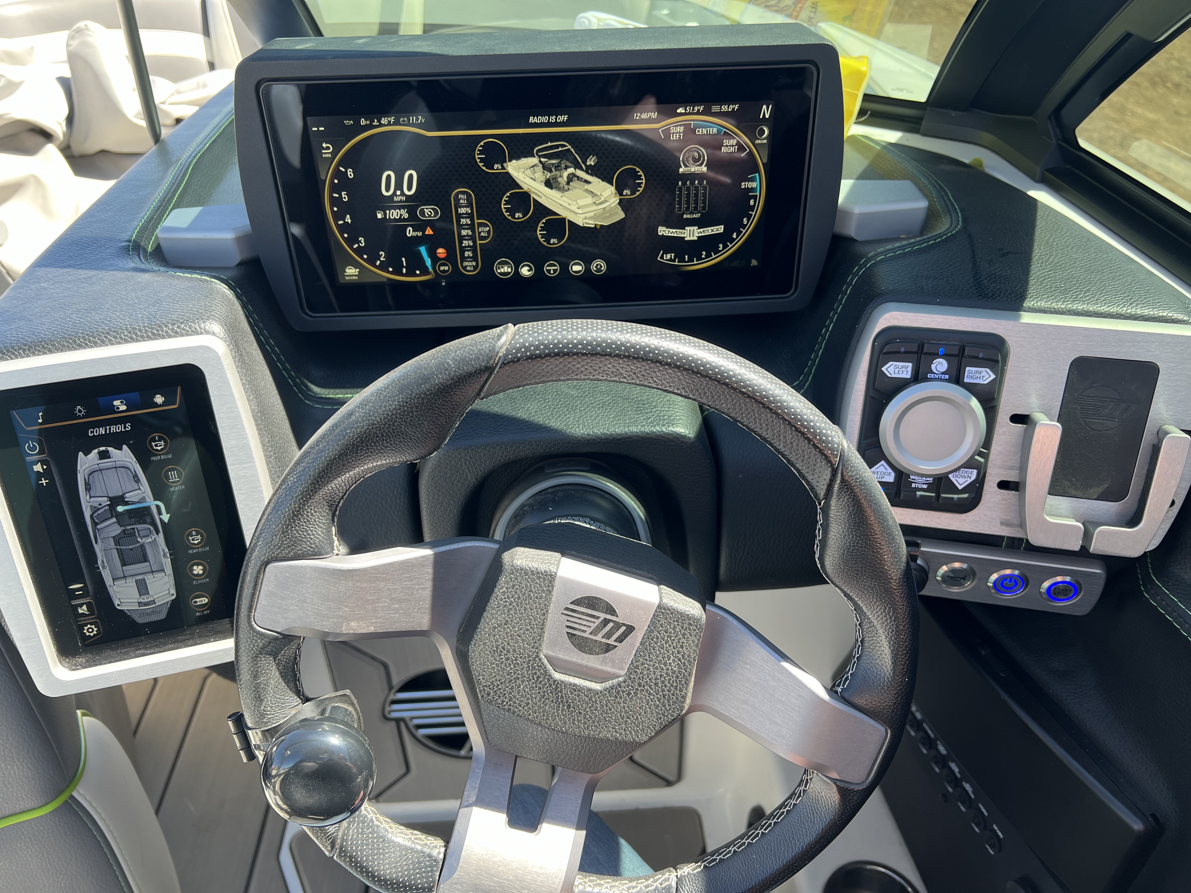 2020 Malibu 22MXZ Icon